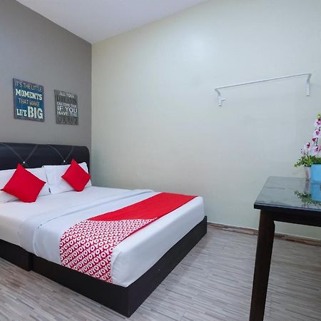 Oyo 89981 Nyamanya Hotel Kuantan Eksteriør billede