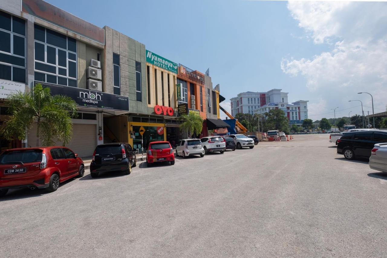 Oyo 89981 Nyamanya Hotel Kuantan Eksteriør billede