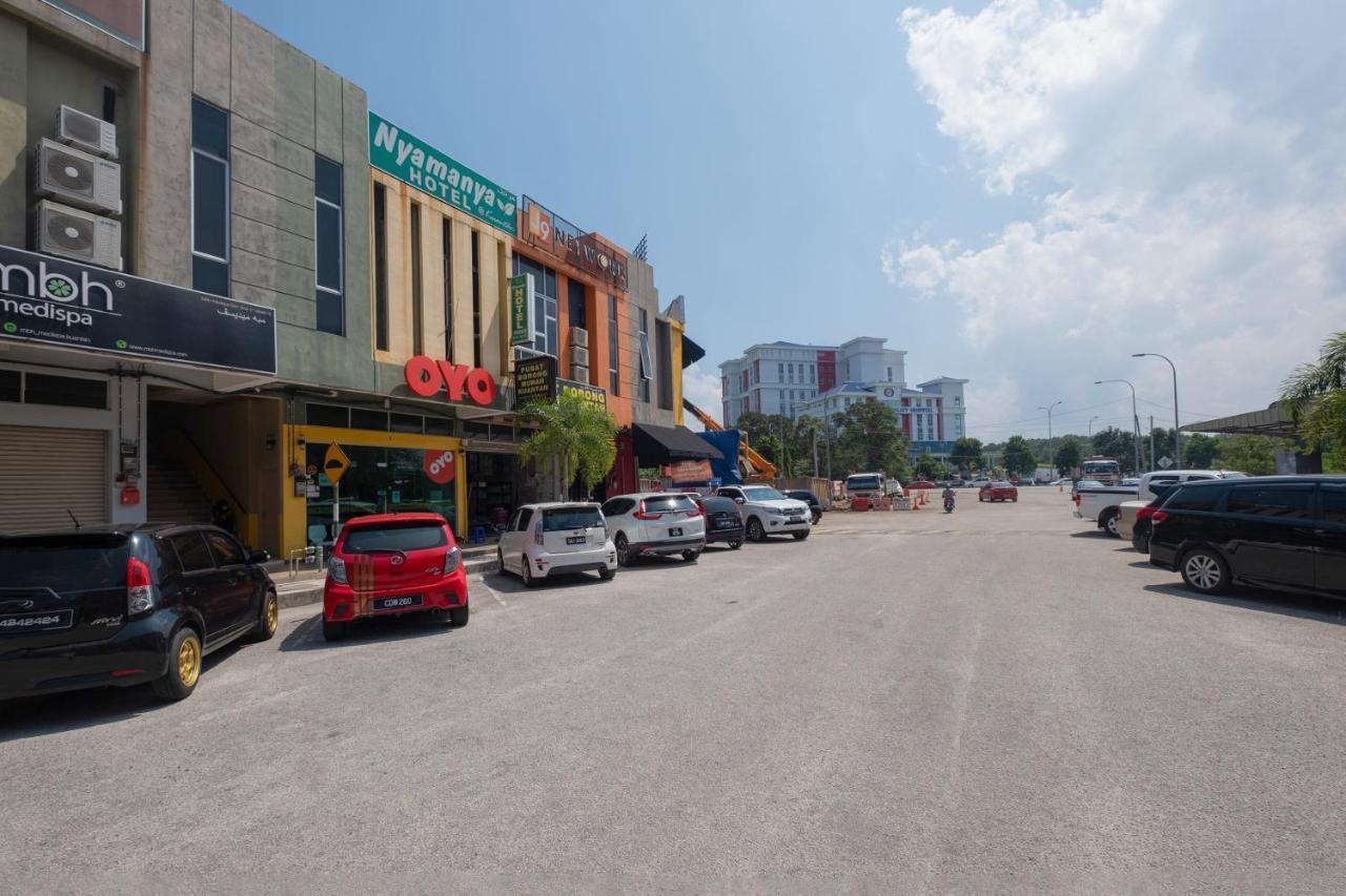 Oyo 89981 Nyamanya Hotel Kuantan Eksteriør billede