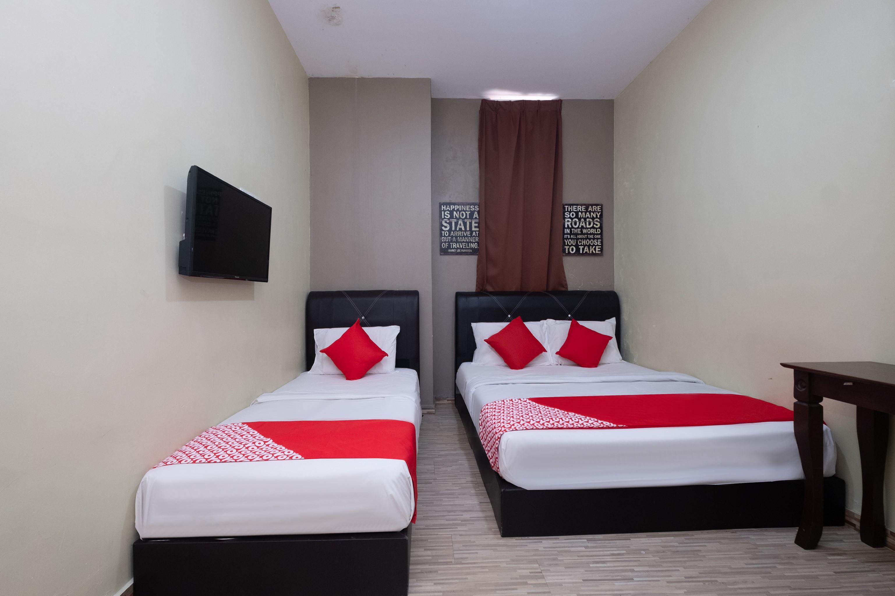 Oyo 89981 Nyamanya Hotel Kuantan Eksteriør billede