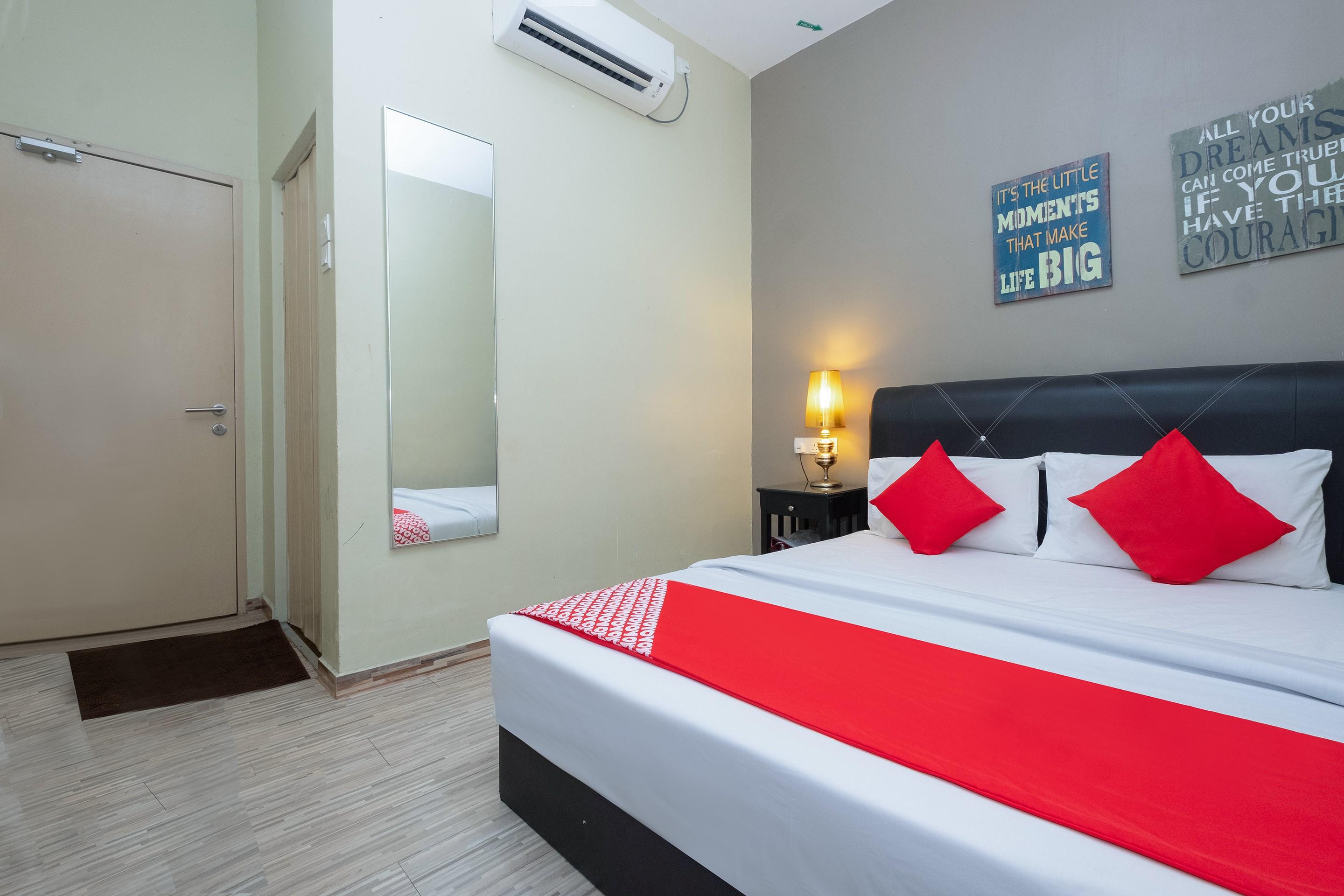 Oyo 89981 Nyamanya Hotel Kuantan Eksteriør billede