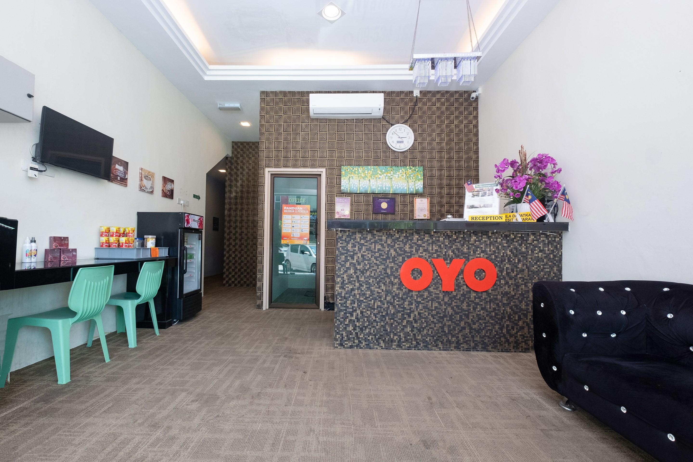 Oyo 89981 Nyamanya Hotel Kuantan Eksteriør billede